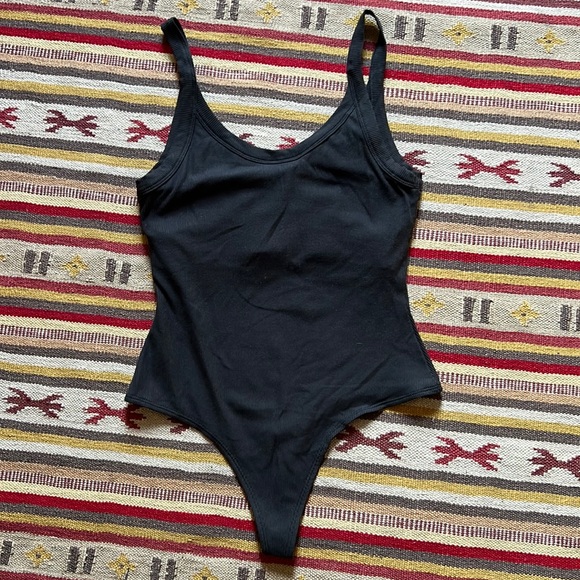 girlfriend collective Other - Girlfriend Collective Coco Scoop Bodysuit in black